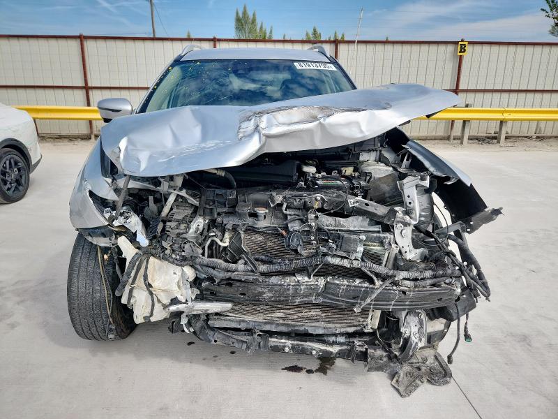 JN8AT2MT7JW462439 - 2018 NISSAN ROGUE S 银色 照片 5