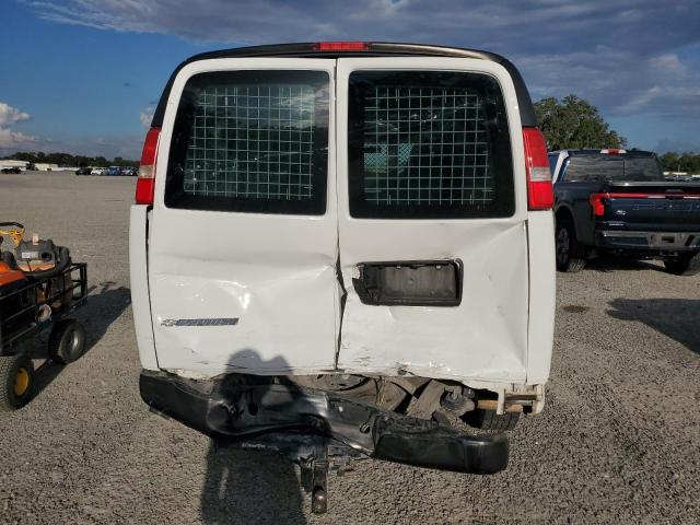 1GCWGBFP5K1171104 - 2019 CHEVROLET EXPRESS G2 WHITE photo 10