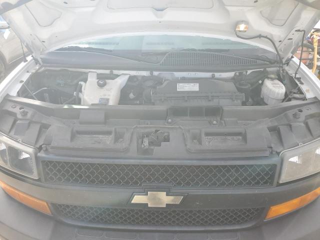 1GCWGBFP5K1171104 - 2019 CHEVROLET EXPRESS G2 WHITE photo 12