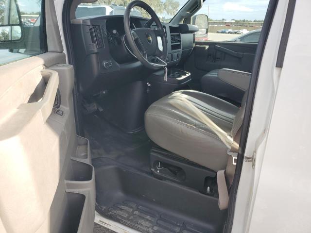 1GCWGBFP5K1171104 - 2019 CHEVROLET EXPRESS G2 WHITE photo 8