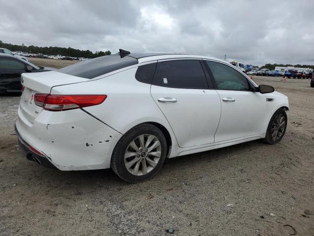 5XXGU4L37GG013790 - 2016 KIA OPTIMA EX WHITE photo 3