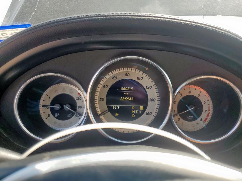 WDDLJ7DB1CA017988 - 2012 MERCEDES-BENZ CLS 550 Schwarz Foto 9