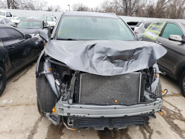 5GAEVAKWXKJ274237 - 2019 BUICK ENCLAVE ESSENCE 银色 照片 5