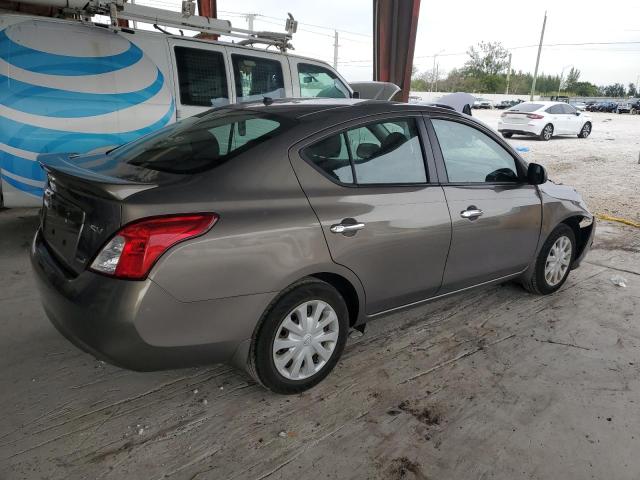 3N1CN7AP4DL865469 - 2013 NISSAN VERSA S CHARCOAL photo 3