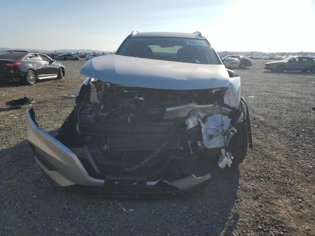 KNMAT2MT1JP553857 - 2018 NISSAN ROGUE S Gümüş foto 5