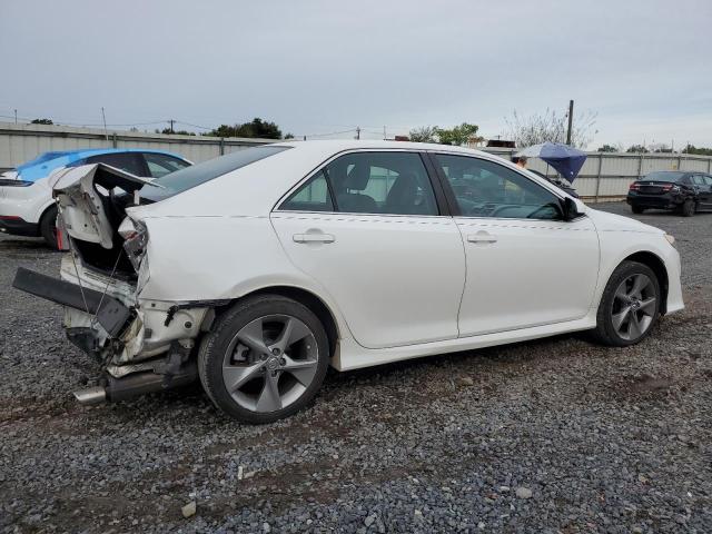 4T1BF1FK4EU405912 - 2014 TOYOTA CAMRY L WHITE photo 3