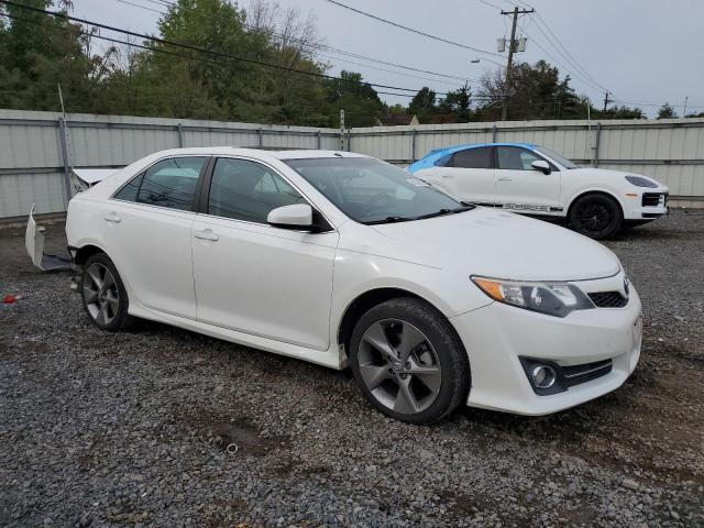 4T1BF1FK4EU405912 - 2014 TOYOTA CAMRY L WHITE photo 4