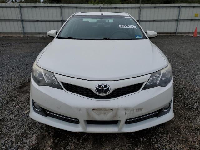 4T1BF1FK4EU405912 - 2014 TOYOTA CAMRY L WHITE photo 5