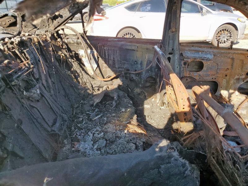 4T1BE32KX3U767681 - 2003 TOYOTA CAMRY LE Silber Foto 10