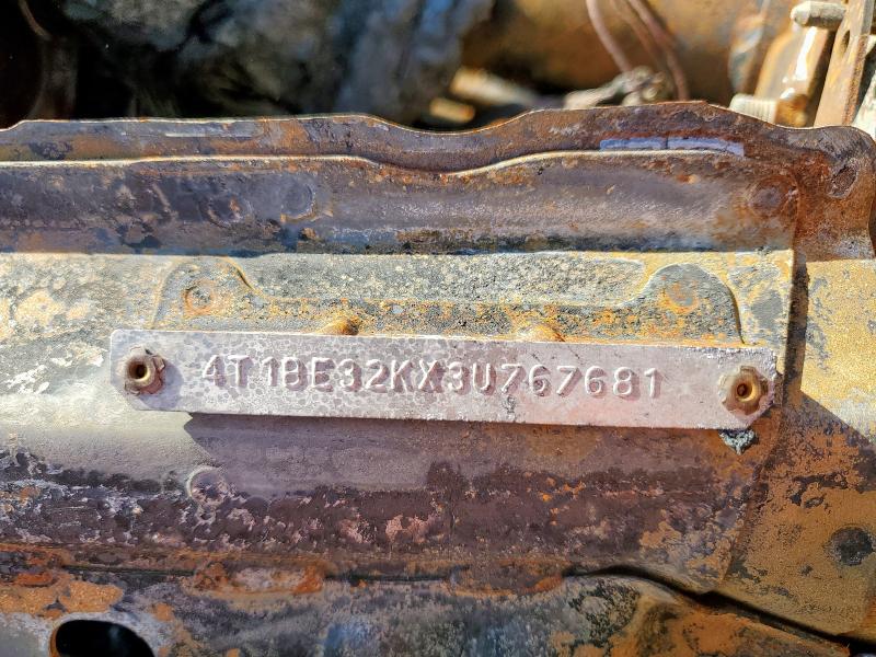 4T1BE32KX3U767681 - 2003 TOYOTA CAMRY LE Silber Foto 12