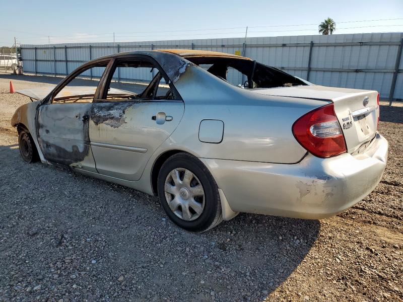 4T1BE32KX3U767681 - 2003 TOYOTA CAMRY LE Silber Foto 2