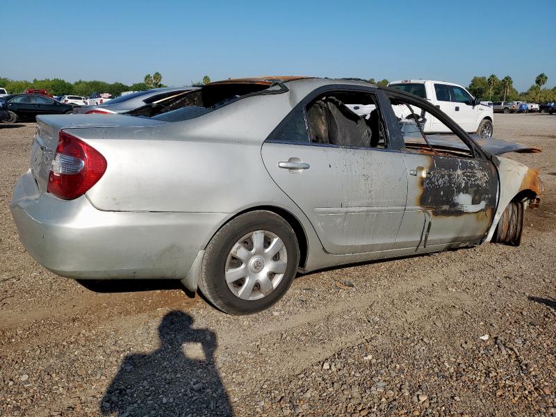 4T1BE32KX3U767681 - 2003 TOYOTA CAMRY LE Silber Foto 3