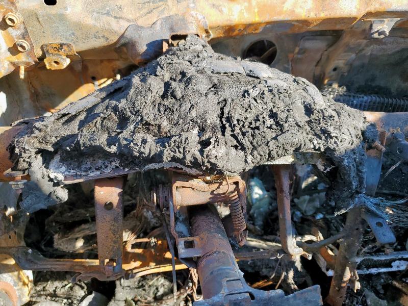 4T1BE32KX3U767681 - 2003 TOYOTA CAMRY LE Silber Foto 9