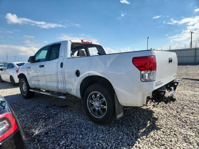 5TFUW5F15DX298989 - 2013 TOYOTA TUNDRA DOUBLE CAB SR5 WHITE photo 2