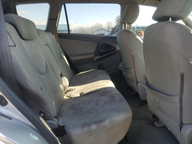 2T3BF4DV6BW098132 - 2011 TOYOTA RAV4 SILVER photo 11