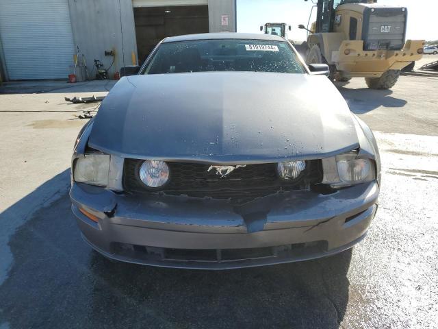 1ZVFT82H675232180 - 2007 FORD MUSTANG GT SILVER photo 5