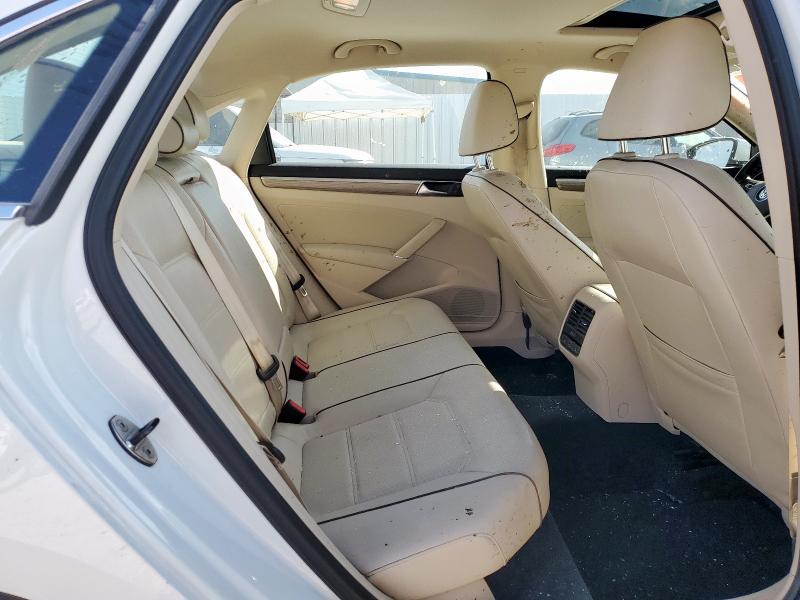 1VWBT7A31GC065026 - 2016 VOLKSWAGEN PASSAT SE Білий фото 10