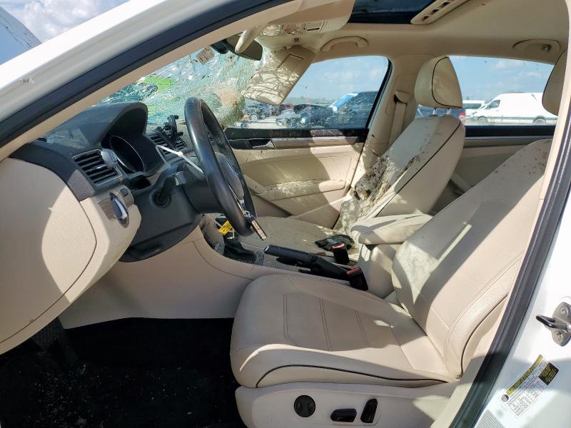 1VWBT7A31GC065026 - 2016 VOLKSWAGEN PASSAT SE Білий фото 7
