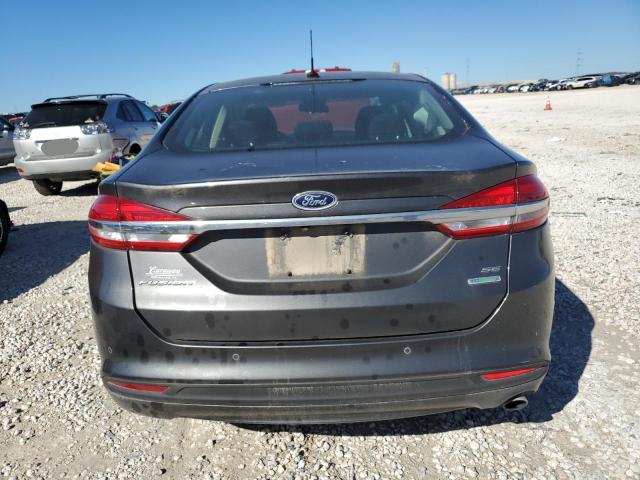 3FA6P0HD7JR267561 - 2018 FORD FUSION SE GRAY photo 6