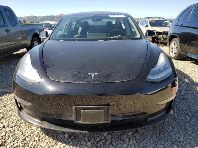 5YJ3E1EA4JF038050 - 2018 TESLA MODEL 3 Schwarz Foto 5
