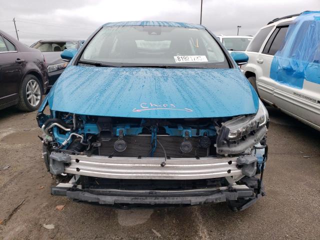 JTDKARFP7J3092383 - 2018 TOYOTA PRIUS PRIM ლურჯი ფოტო 5