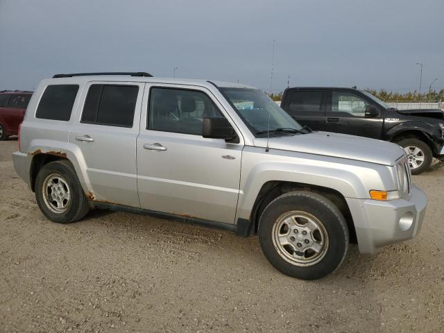 1J4NF2GB8AD507014 - 2010 JEEP PATRIOT SPORT 银色 照片 4