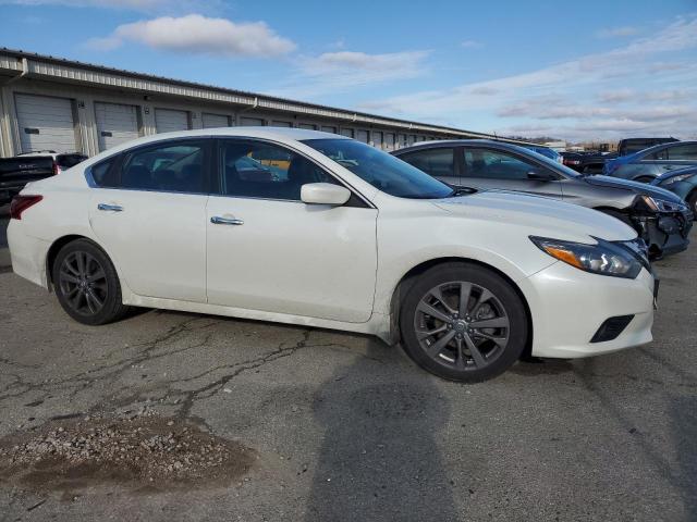 1N4AL3AP6JC228244 - 2018 NISSAN ALTIMA 2.5 WHITE photo 4