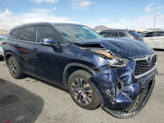 5TDHZRAH4LS001512 - 2020 TOYOTA HIGHLANDER XLE BLUE photo 4