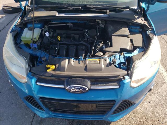 1FAHP3F27CL381153 - 2012 FORD FOCUS SE BLUE photo 11