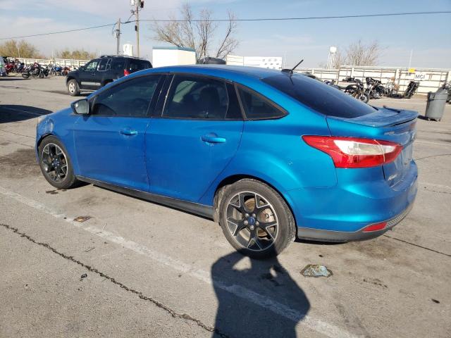 1FAHP3F27CL381153 - 2012 FORD FOCUS SE BLUE photo 2