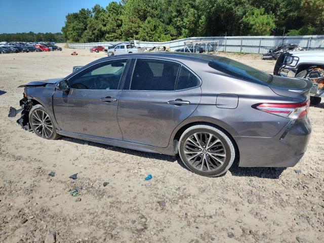 4T1B11HK1JU523339 - 2018 TOYOTA CAMRY L GRAY photo 2