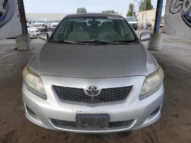 1NXBU4EE8AZ335621 - 2010 TOYOTA COROLLA BASE Gümüş fotoğraf 5