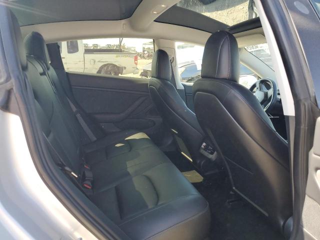 5YJ3E1EA3JF061061 - 2018 TESLA MODEL 3 银色 照片 10