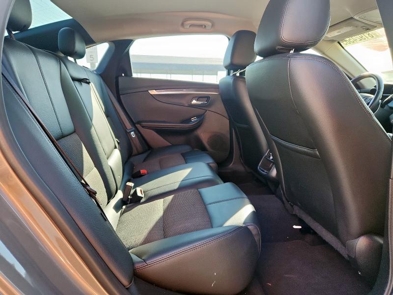 2G1105S35J9140991 - 2018 CHEVROLET IMPALA LT Szary zdjęcie 10
