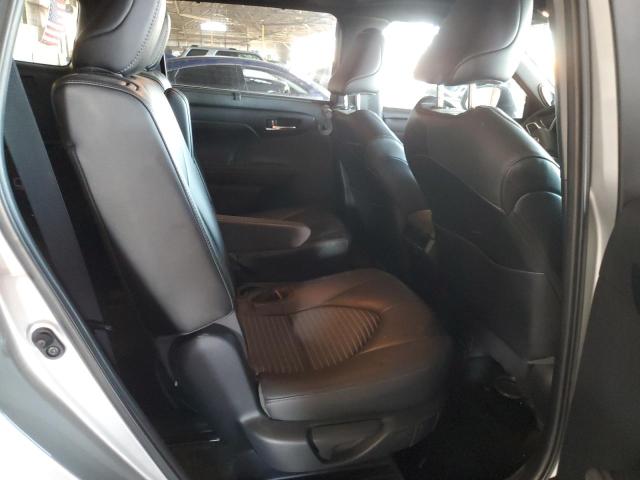 5TDKDRAH5PS022248 - 2023 TOYOTA HIGHLANDER L SILVER photo 11