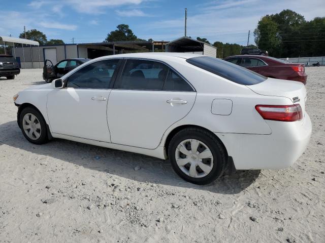 JTNBE46K673008957 - 2007 TOYOTA CAMRY CE WHITE photo 2
