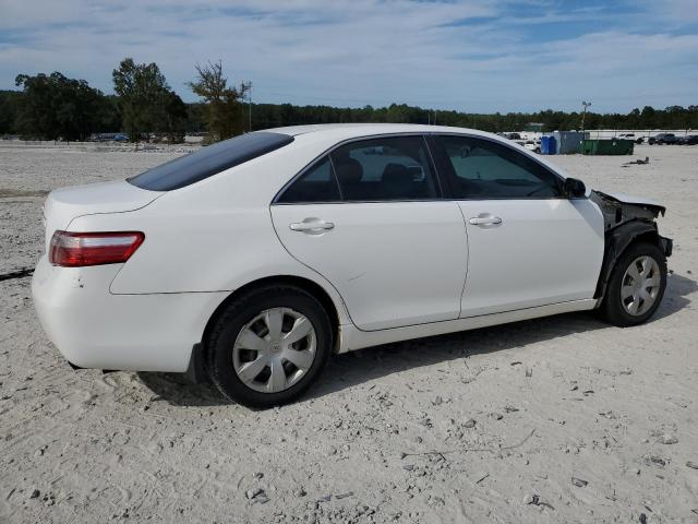 JTNBE46K673008957 - 2007 TOYOTA CAMRY CE WHITE photo 3