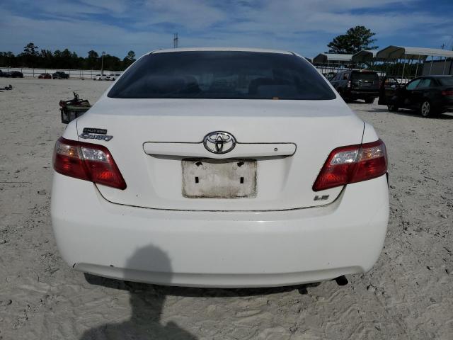 JTNBE46K673008957 - 2007 TOYOTA CAMRY CE WHITE photo 6