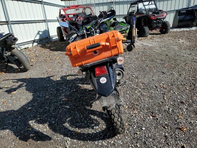 JKAKLEE1XEDA76109 - 2014 KAWASAKI KL650 E Zweifarbig Foto 4