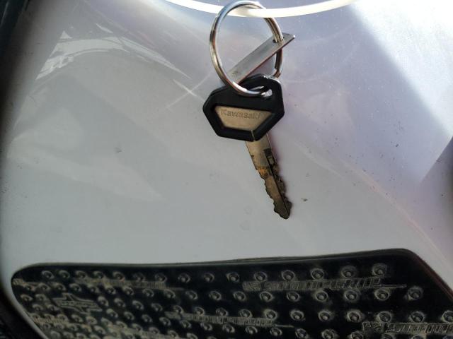 JKAKLEE1XEDA76109 - 2014 KAWASAKI KL650 E Zweifarbig Foto 8