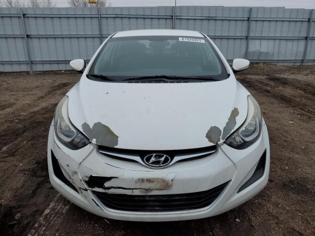 5NPDH4AE4GH718711 - 2016 HYUNDAI ELANTRA SE WHITE photo 5