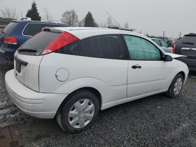 1FAFP31N17W327733 - 2007 FORD FOCUS ZX3 WHITE photo 3