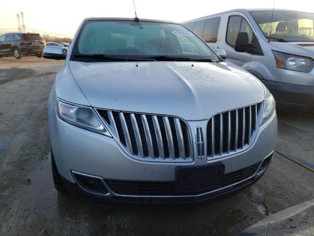 2LMDJ8JK8DBL08034 - 2013 LINCOLN MKX SILVER photo 5