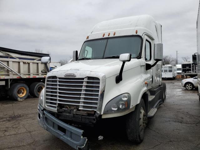 3AKJGLD51GSGT5700 - 2016 FREIGHTLINER CASCADIA 1 WHITE photo 2