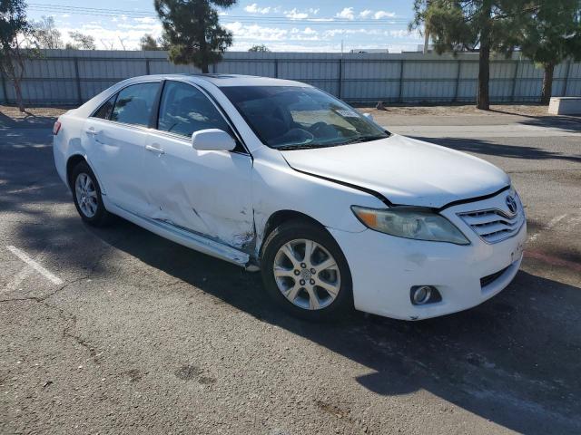 4T4BF3EK3BR183667 - 2011 TOYOTA CAMRY BASE Weiß Foto 4