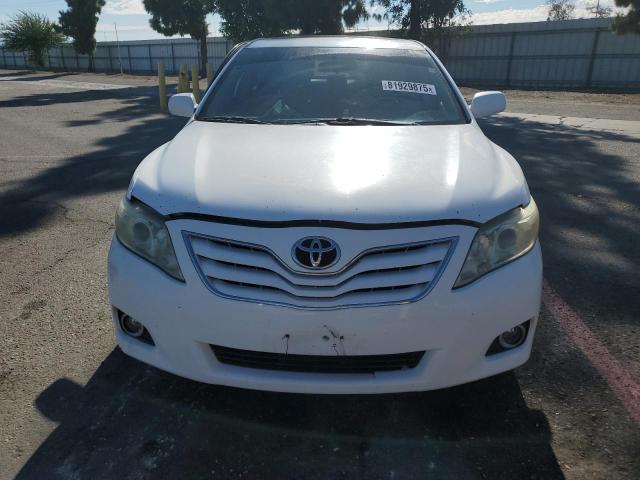 4T4BF3EK3BR183667 - 2011 TOYOTA CAMRY BASE Weiß Foto 5