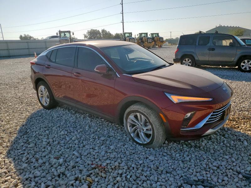 KL47LAEP0SB034958 - 2025 BUICK ENVISTA PREFERRED წითელი ფოტო 4