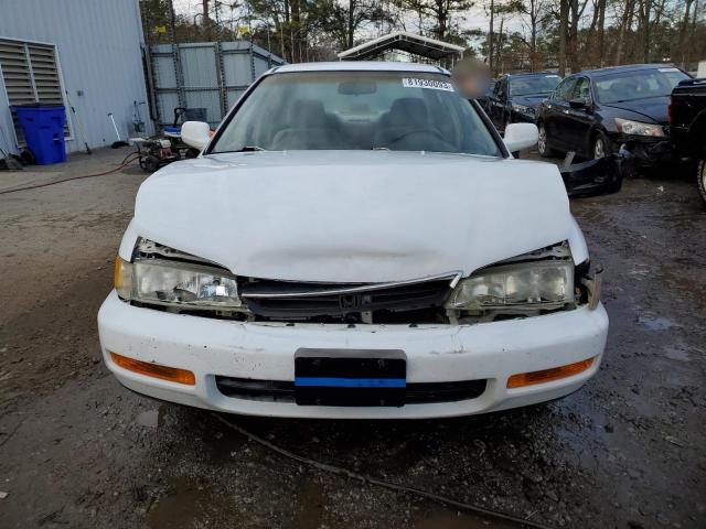 1HGCD563XTA183987 - 1996 HONDA ACCORD LX WHITE photo 5