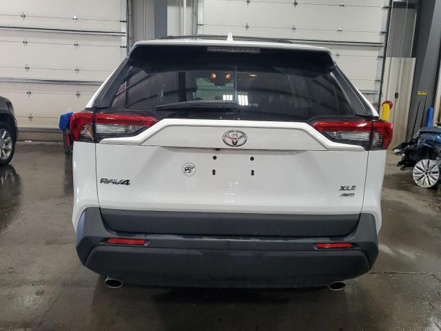 2T3P1RFV8MW236500 - 2021 TOYOTA RAV4 XLE თეთრი ფოტო 6