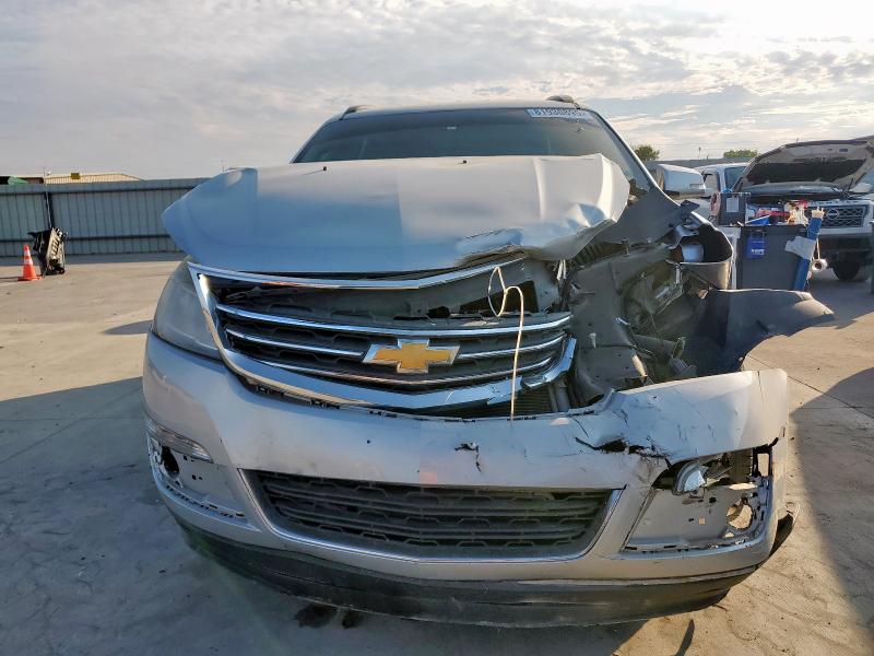 1GNKRGKD9HJ132615 - 2017 CHEVROLET TRAVERSE LT SILVER photo 5